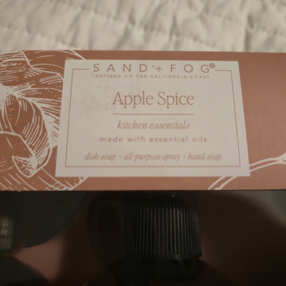 Apple Spice Kitchen Essentials Set - Picture 3 of 3